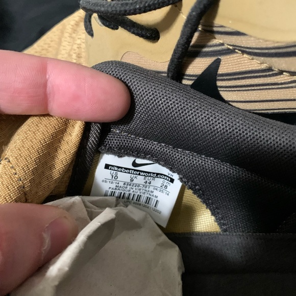 Nike Roshe Run Hyperfuse Gold Metallic - Picture 6 of 6